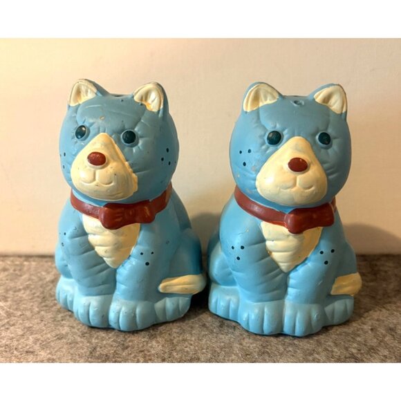 Vintage Set of Hand painted Blue/White Quilted Look Cat Salt and Pepper Shakers - Picture 1 of 6